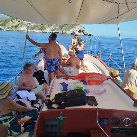 Dolphins Tour Trinacria Escursioni Båthotell Giardini Naxos